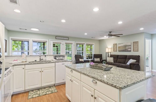 Smith Mountain Estates House | Babo's Bungalow on Lake Martin