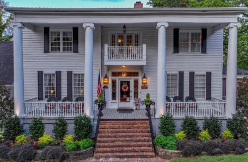 Tuscaloosa Hotel | Bama Bed and Breakfast - Wisteria Suite