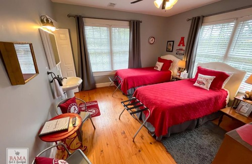 Tuscaloosa Hotel | Bama Bed and Breakfast - Sweet Home Alabama Suite