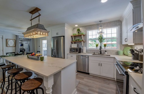 Tuscaloosa House | Bama Cottage-Newly renovated with pool, games, playground and more!
