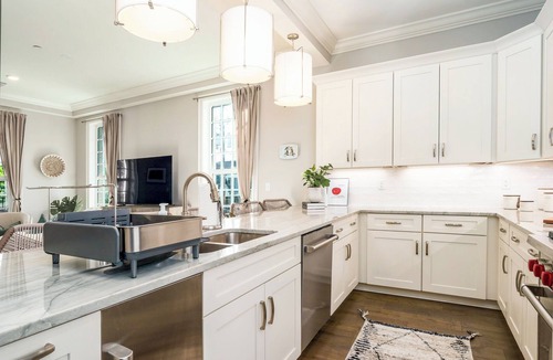Tuscaloosa Condo | BAMA GAME HOUSE - ON THE STRIP ! LUXURY 3 BEDROOM CONDO - NEW LISTING.