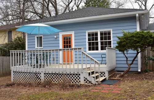 Lake Claire House | Barb’s hip bungalow in historic Lake Claire w/in walking distance to lots of fun