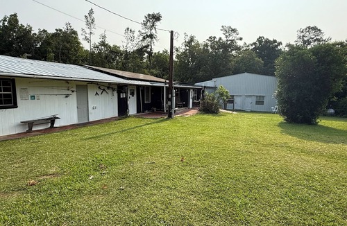 Mesena House | Barn Apartment located in beautiful Warrenton GA. 52ac, Lakes, Walks and more!