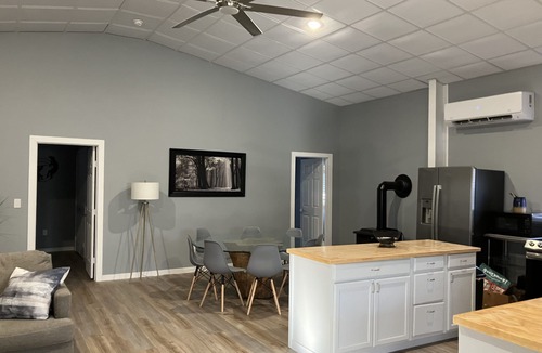 Maysville House | Barndominium On Private 6 Wooded Acres Near Bentonville–RV Hookup