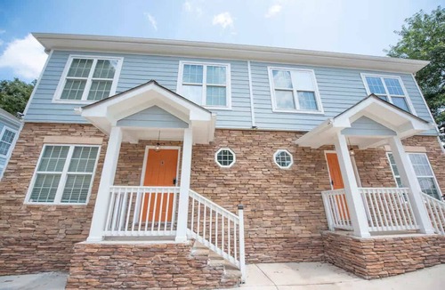 Southwestern Apartment | Basic 4BR Home 15 Min Downtown ATL Sleeps 8+