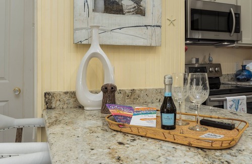 Bay St Louis Cottage | Bay St. Louis Cottage located less than a mile from Downtown!