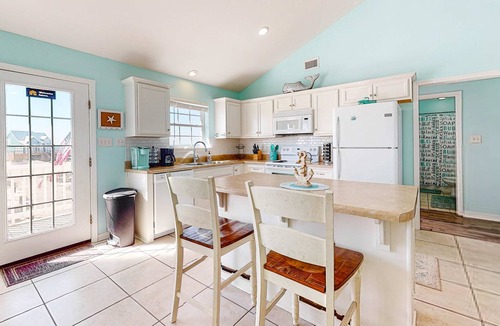 Dauphin Island House | Bayfront retreat with lovely views, a screened porch & beach access