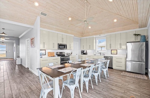 Dauphin Island House | Bayfront with Private Pool! Outdoor games, modern style! - The Blue Crab