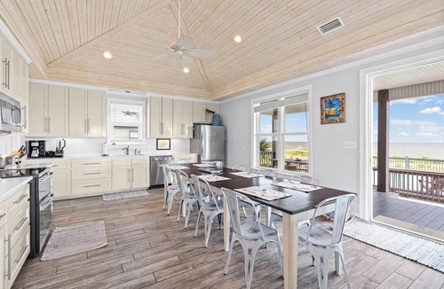 Dauphin Island House | Bayfront with Private Pool! Outdoor games, modern style! - The Blue Crab