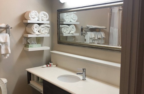 Laurel Hotel | Baymont by Wyndham Laurel