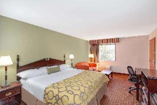 Midway Hotel | Baymont by Wyndham Midway Tallahassee
