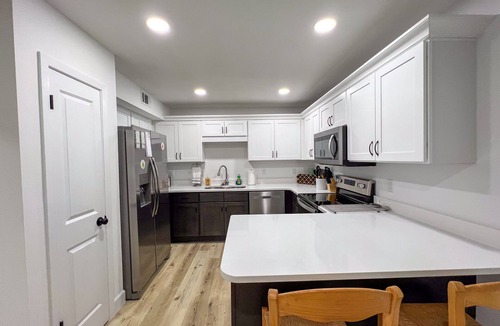 Shalimar House | Bayside Cove Retreat: Your Coastal Escape