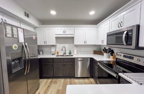 Shalimar House | Bayside Cove Retreat: Your Coastal Escape