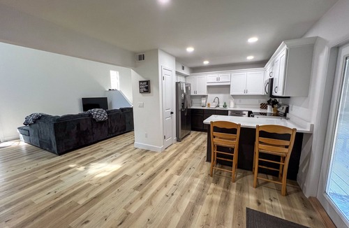 Shalimar House | Bayside Cove Retreat: Your Coastal Escape