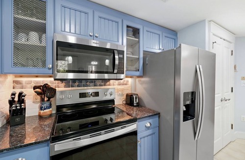 Baytowne Wharf Condo | Baytowne Wharf Condo! Resort Pool, Hot Tub, Fitness Center, Grill, Beach Tram