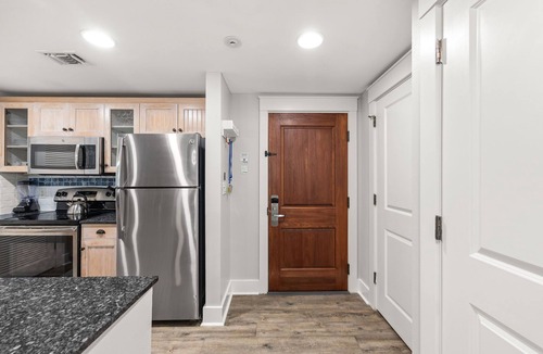 Baytowne Wharf Condo | Baytowne Wharf Condo with Walk Out Patio