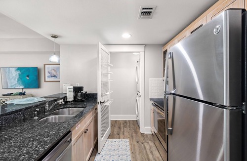 Baytowne Wharf Condo | Baytowne Wharf Condo with Walk Out Patio