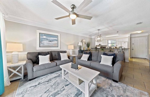 Orange Beach Condo | 🌊 Bayview 59 🌊 2BR Waterfront Retreat on Wolf Bay w/Pool + Fishing Pier
