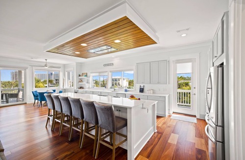 Holiday Isle House | Baywatch. 6 Bdrm, Boaters Dream, Seasonal Heated Pool/Spa, Beach, Golf Cart