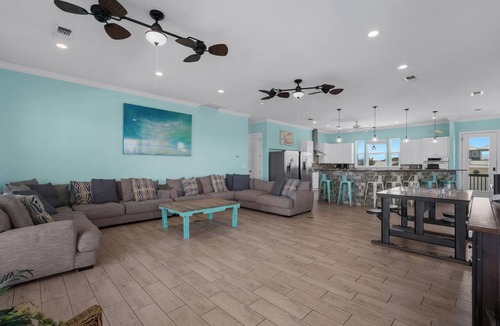 Pensacola Beach Condo | Baywatch Beach House | Private Pool | Beach Service Included | Dog Friendly | Mooring Bouy