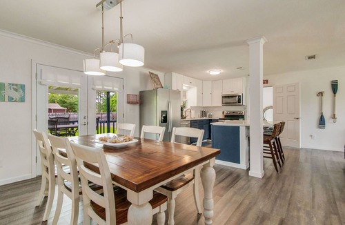 Sunset Bayou House | Beach 6 min. drive, Bay Access 2 blocks away, RV Hookup in Driveway
