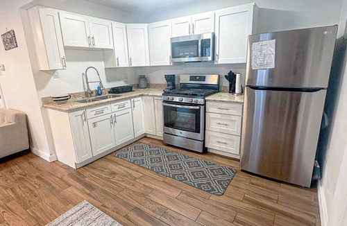 Long Beach House | Beach Access BBQ Grill Cozy Studio WIFI