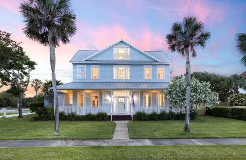 Jacksonville Beach House | Beach Bliss on the Boulevard - Team Joseph Ellen