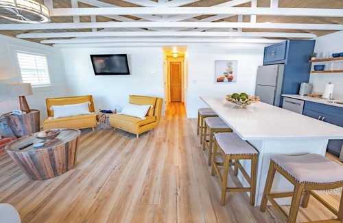 Bel Air House | Beach cottage w/free daily attraction tickets