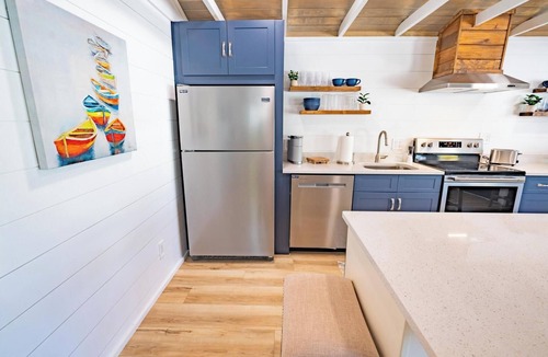 Bel Air House | Beach cottage w/free daily attraction tickets