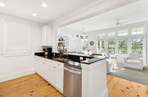 Beach District Condo | Beach days made better under the brim at Beach Hat/Gulf Views/2 Bikes