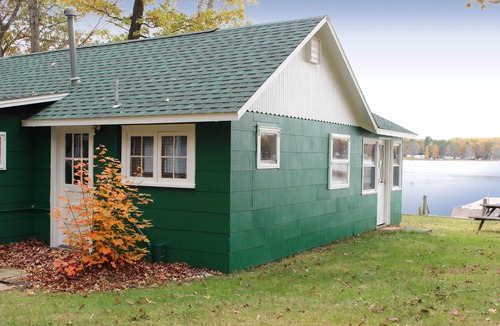 Mecosta Cottage | Beach Front Cottage On Family Friendly Pretty Lake. Sunsets, Fishing And Fun!
