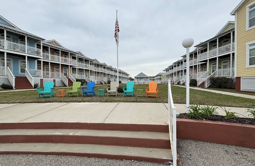 Pass Christian Condo | Beach Front Cozy 2-bedroom condo in peaceful Pass Christian with WiFi, AC