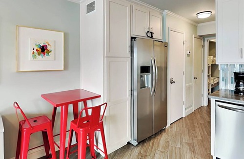 Tybee Island Condo | Beach Racquet A209 | Easy Walk to Beach & Community Pools!