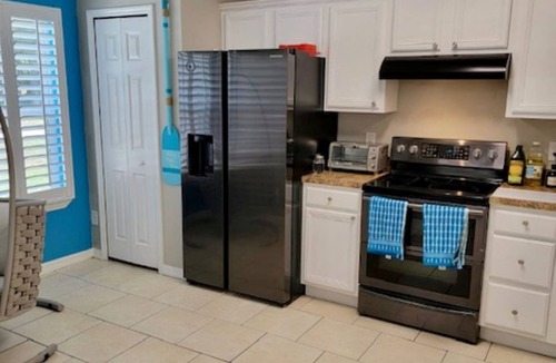 Palatka House | Beach Vibes *King & Queens Beds Free Wifi