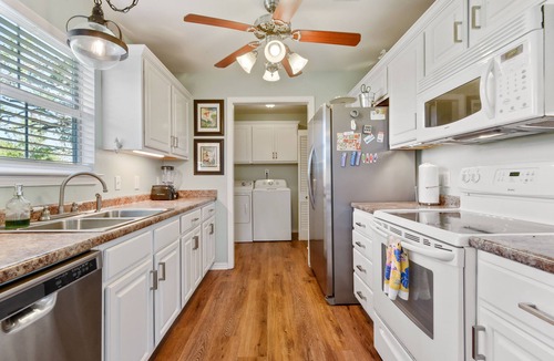 Gulfport House | Beach View Cottage Perfect for Family & Friends!
