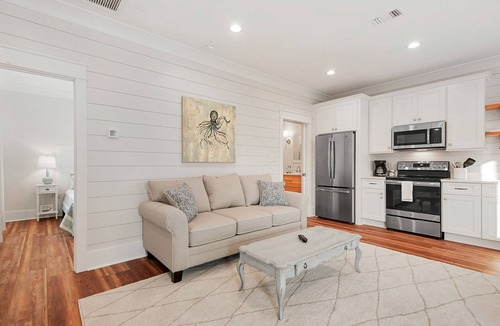Old Town House | Beachfront 1 bedroom on the beach in Bay St Louis. Walking distance to Main St!