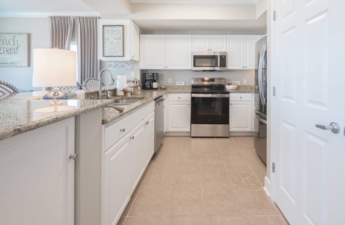 Panama City Beach Condo | BEACHFRONT + Beach Chair SERVICE Near PIER PARK! 2BR 2 BA - 2 King Beds