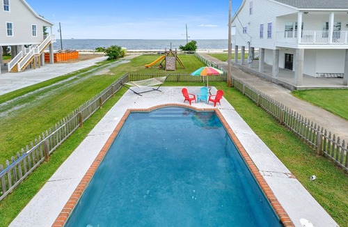 Waveland House | Beachfront cottage with pool perfect for families