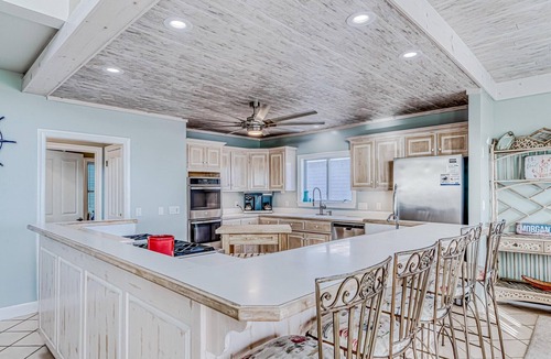 Morgantown House | Beachfront - Pools & Pickleball - Morgantown