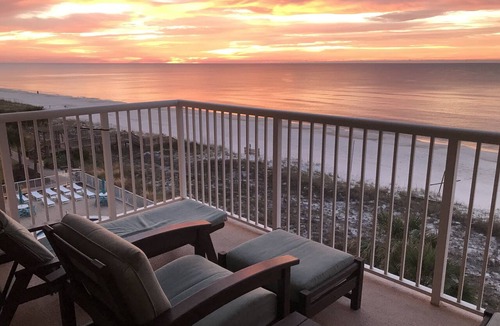 Ono Island Condo | 🏖Beachfront Retreat on Perdido Key. Two Pools, Hot Tub, and Gym🏖