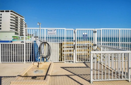 Daytona Beach Shores House | Beachfront Daytona Condo w/Pool & Hot Tub Access!