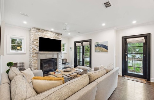 Seagrove Beach House | Beachin' 30A | 4 Bikes Included | Dog Friendly