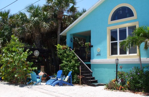 New Smyrna Beach House | Beachside Retreat Sleeps 16 70 Steps to Beach 7 Bdrms Parking for 9