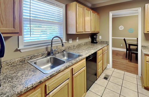 Tybee Island House | Beachy Keen | Tybee Retreat, Perfect for Groups!