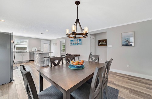Ono Island House | Bear Point Cottage | Private Beach Retreat | 2 Restaurants Within Walking Distance