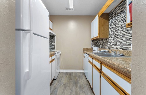 D'Iberville Apartment | Beaujolais Villas