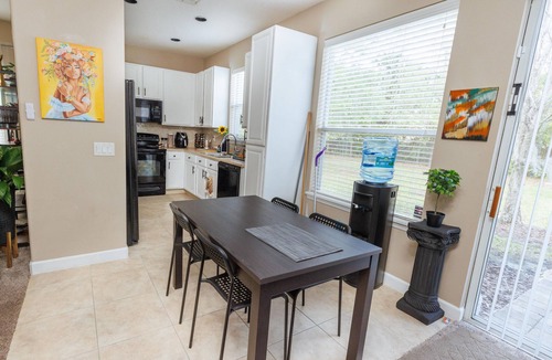 Casselberry House | Beautiful 2 bed townhome 35 minutes from Disney