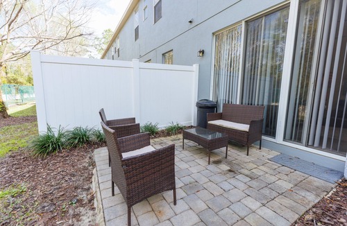 Casselberry House | Beautiful 2 bed townhome 35 minutes from Disney