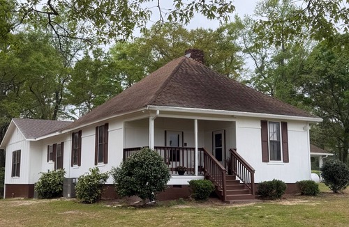 Goshen House | Beautiful 3-bedroom house - country living on the outskirts of Troy and Luverne.