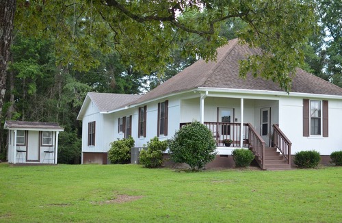 Goshen House | Beautiful 3-bedroom house - country living on the outskirts of Troy and Luverne.